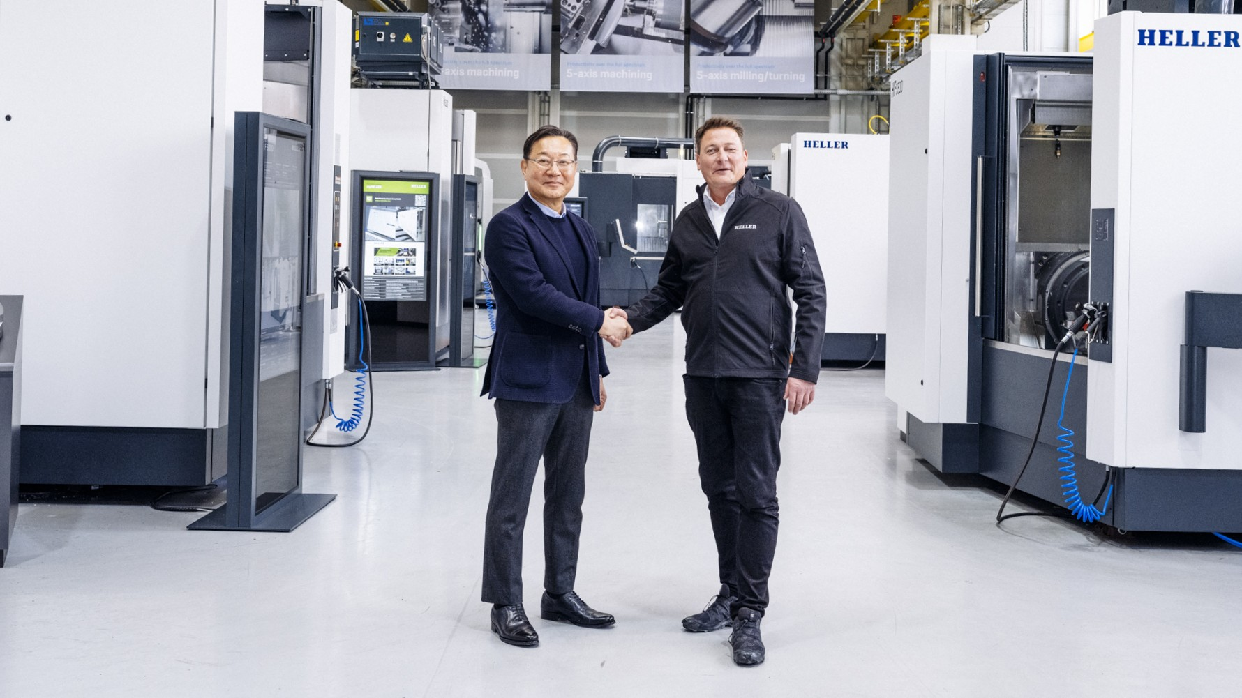 Won-jong Kim, CEO von DN Solutions, und Dr. Thorsten Schmidt, CEO der HELLER Group, sind sich einig: „Diese strategische Partnerschaft stärkt die Position beider Unternehmen im Präzisionsmaschinenbau.“